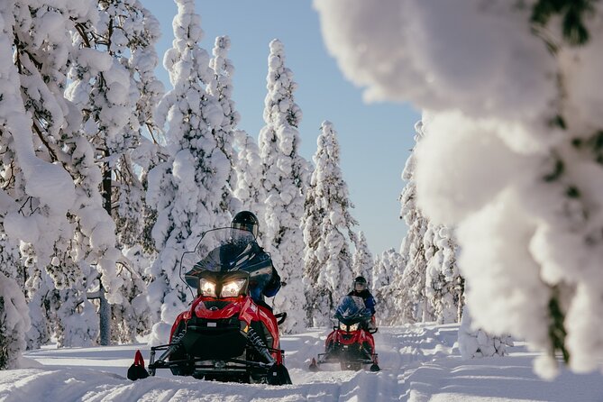 1 Hour Easy Snowmobile Safari in Levi - Thermal clothing and transfers, how the logistics keep the day calm