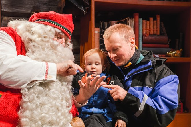 Arctic Delight - Visit to Santa's Village and snowmobiling to reindeer farm - Group size and logistics: what max 50 means for your day