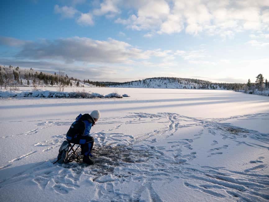 Arctic Fishing & Open Fire Cooking - Kairaaminen and pilkkiminen: drilling holes and line fishing