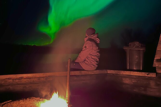 Aurora Hunt with BBQ in Rovaniemi - Clothing reality check: overalls and snow shoes are not included