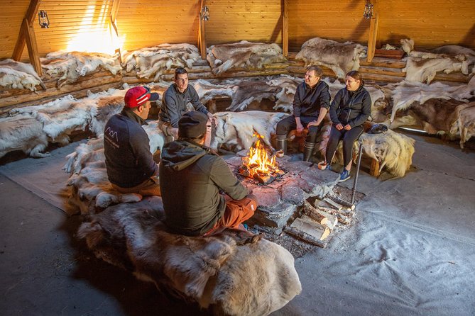 Authentic Reindeer Farm and Canoe Experience from Rovaniemi - Canoe basics on the lake, with real safety coaching
