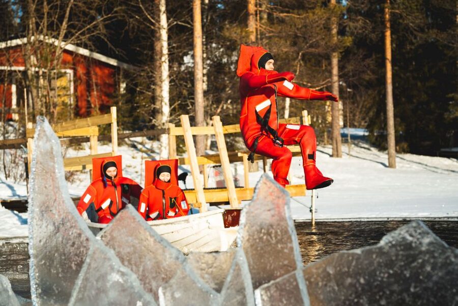 Daytime Ice Floating Rovaniemi, Frozen Lake Experience - Getting kitted properly, socks, suits, and what the guide will help with