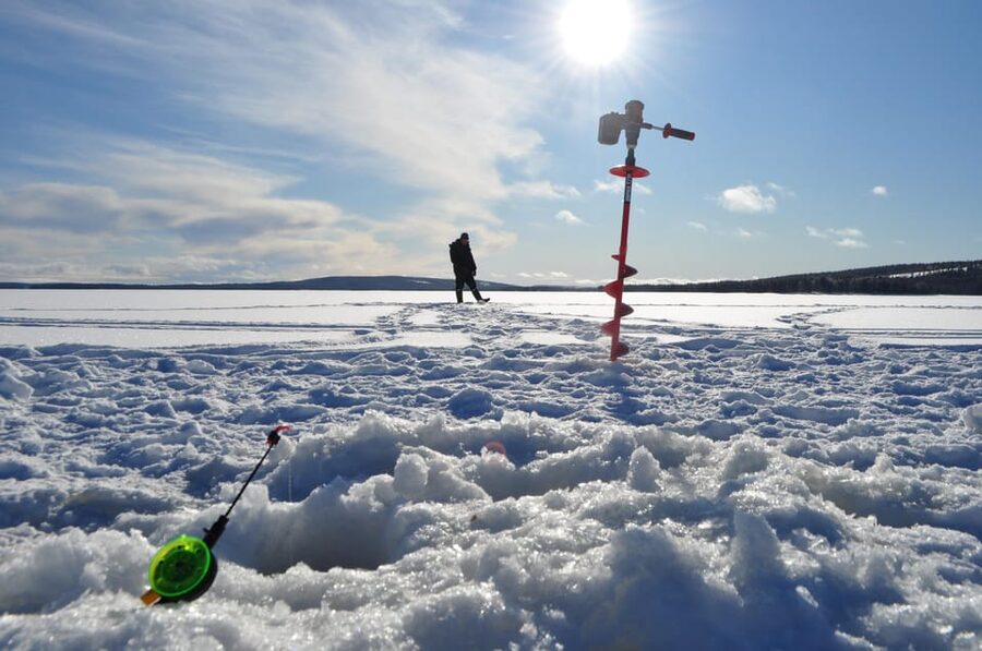 Ice fishing program in Lapland - Palojärvi Photo Stop and Guided Walk: Setting the Scene