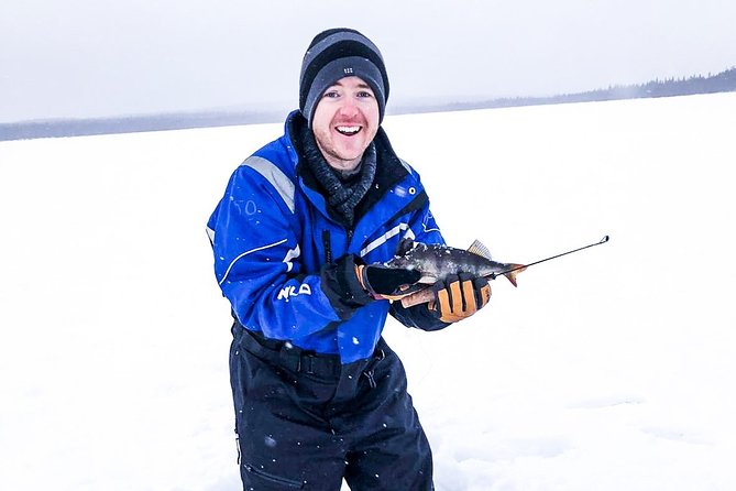 Ice Fishing Trip in Rovaniemi - Campfire Lunch on the Ice: Warm Food and a Real Break