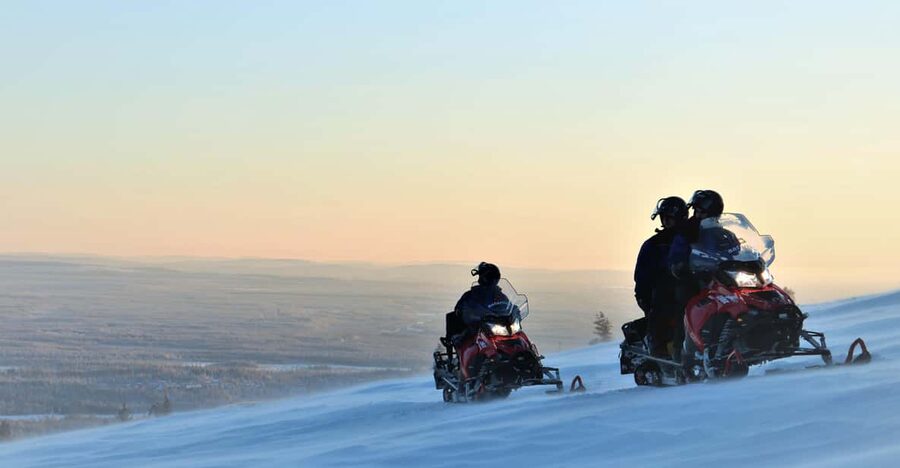 King of Ylläs: Snowmobiling to the Hill - Safety style and driver rules you should not ignore