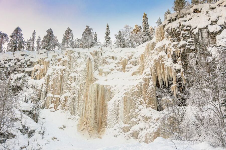 Lapland: The Frozen Waterfalls of Korouoma Tour - The campfire lunch in the middle of the hike