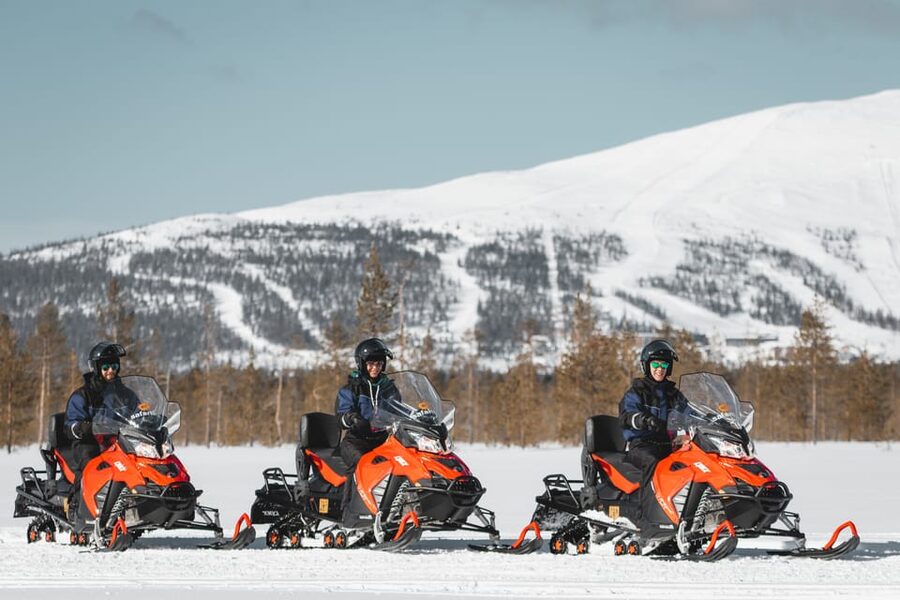 Levi: Easy Snowmobile Safari into the Nature - Safety and comfort: what to know before you hit the snow