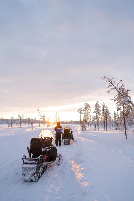 Levi: Husky and Reindeer Farm Visit with Snowmobiling - Hot juice, timing, and why the schedule sometimes feels like waiting