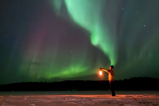 Northern Lights Adventure in the Wild with Campfire Treats - The Private Lake Cabin: Fire Warmth, Real Food, and Lapland Feel