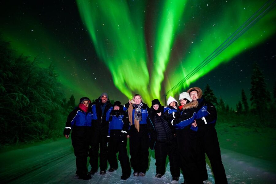 Northern Lights Hunting Adventure in Lapland - What Cold-Weather Gear and Timing Mean for Your Comfort