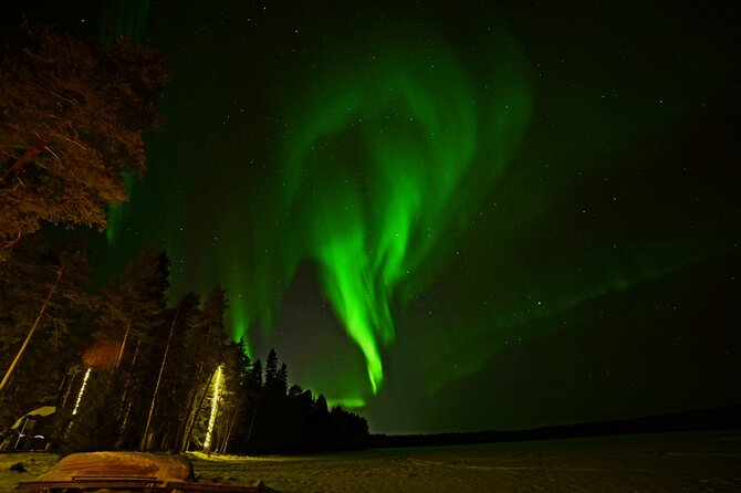Northern Lights Hunting in Lappish old cottage - What to pack so the cold does not ruin the aurora