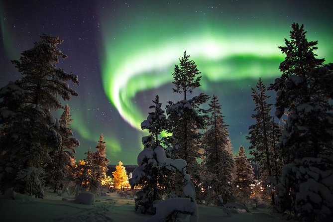 Northern Lights Hunting with Snowmobiles - Practical Tips for Getting the Most Out of the Night