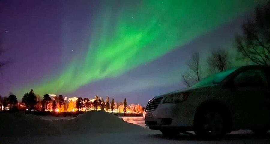 Northern lights private tour Rovaniemi - How the guided stops work: photos, a walk, and warm local snacks