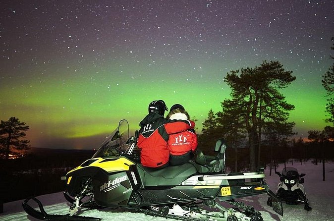 Northern Lights Snowmobile Hunt - Who this snowmobile aurora hunt fits best
