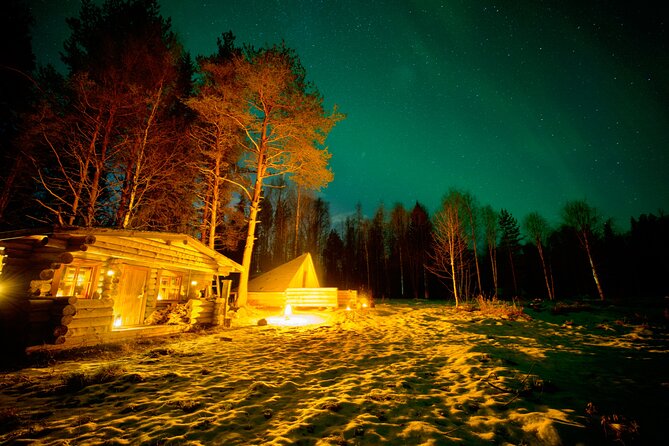Northern Lights Tour in Atmospheric Cottage - Clothing, Comfort, and Camera Reality Checks