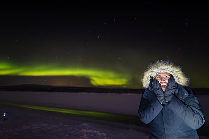 Northern Lights Tour with BBQ and drinks - Getting out of Rovaniemi fast: the pickup and minivan advantage
