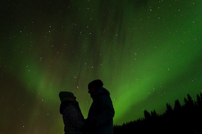 Private Northern Lights Photography Hunting - Northern Lights Photography: When the Guide Makes Photos Easier