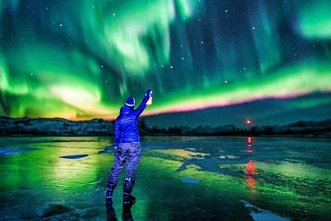 Reflections of the Northern Lights - Why a guided hunt beats waiting for luck