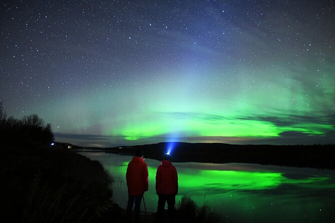 Reflections of the Northern Lights - Night photography tips, plus aurora photos in your pocket