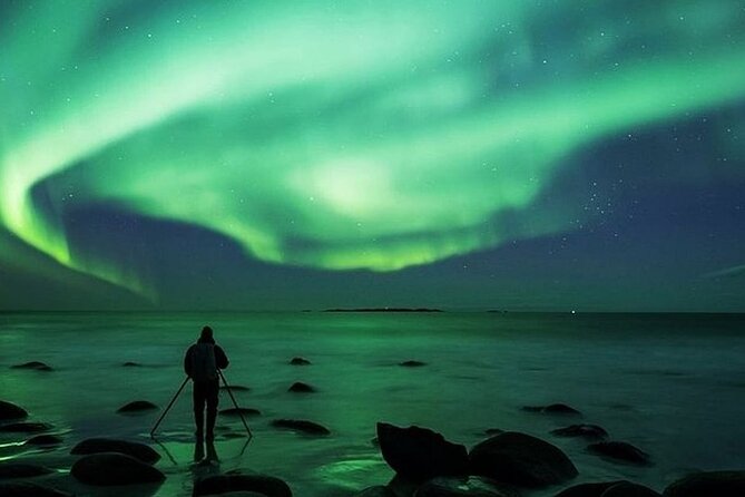 Reflections of the Northern Lights - Rovaniemi pickup at 9:00 pm and the 3-hour rhythm