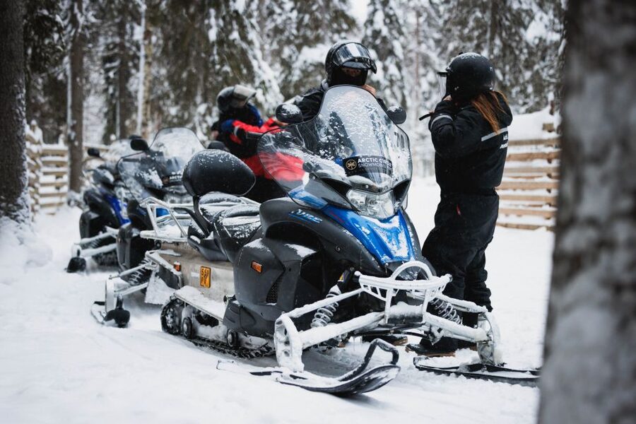 Rovaniemi: Arctic Circle Highlights by Snowmobile - Snowmobile Training and the 1-Hour Arctic Forest Ride