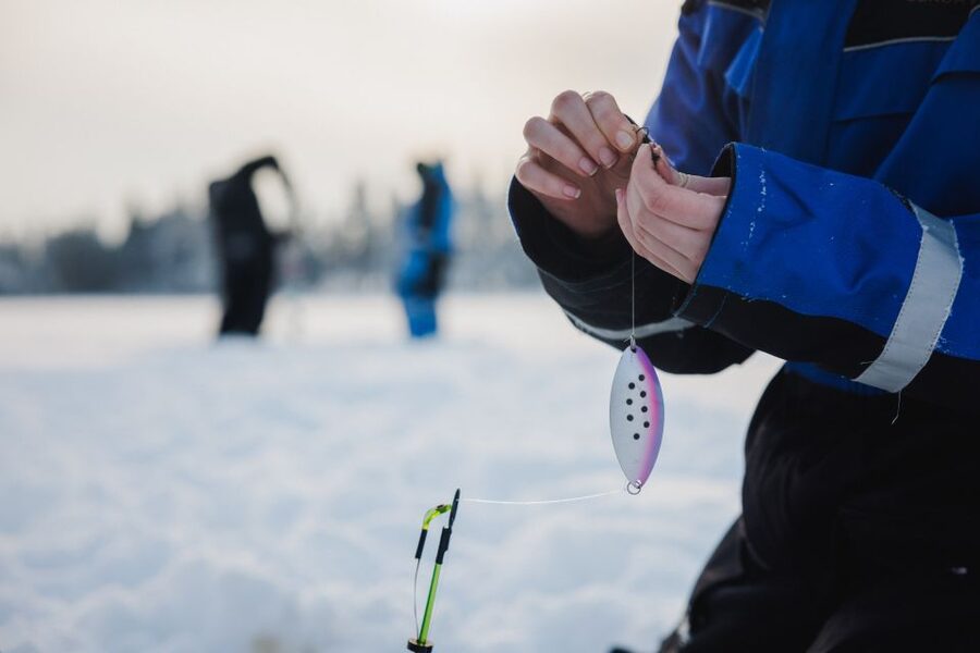 Rovaniemi: Arctic Circle Ice Fishing Experience - Winter clothes and gear: what you get, what to bring anyway