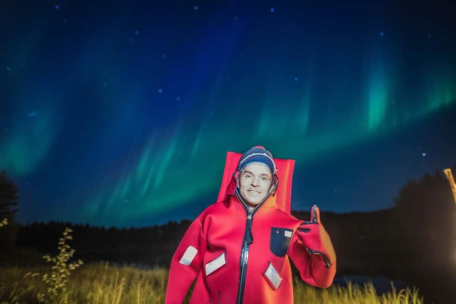 Rovaniemi: Arctic Ice Floating and Northern Lights Tour - Getting There: Pickup Timing and How the 3-Hour Flow Works