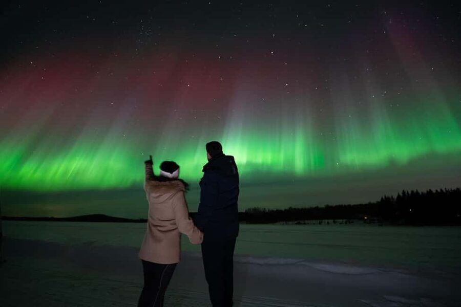 Rovaniemi: Aurora Hunt - Free Photos, 100% Guaranteed Refund - Pro cameras and the photo payoff you should plan around