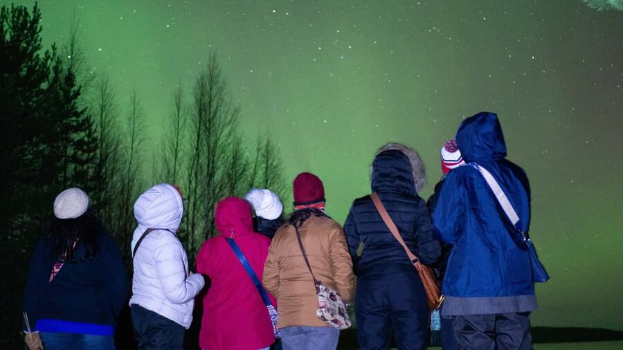 Rovaniemi: Aurora hunting and a fireside BBQ experience - The guide factor, from Michael’s humor to Tianye’s photo help