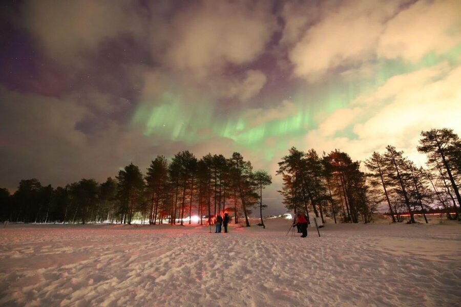Rovaniemi: Aurora Hunting Tour with Photography by Van - Aurora hunting from Rovaniemi, with a plan for the tricky part