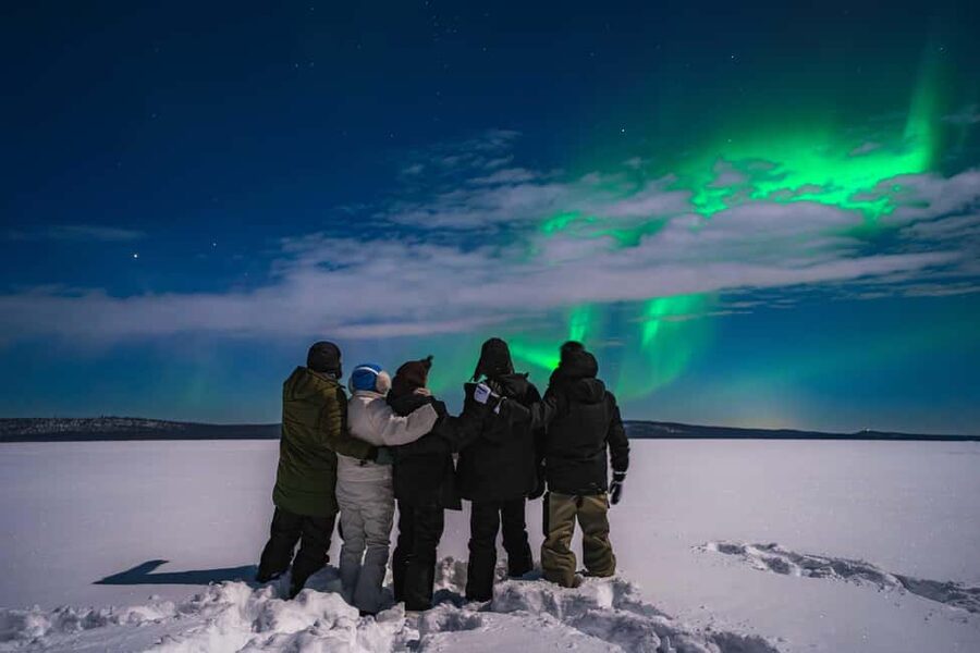Rovaniemi: Discover the Northern Lights Photography Tour - The photography help that makes a difference, plus your edited photos