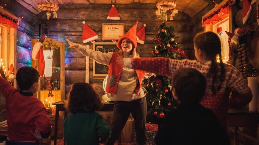 Rovaniemi: Elf Hat Academy in Santa's Village - Elf Hat Academy at Santas Village, in plain terms