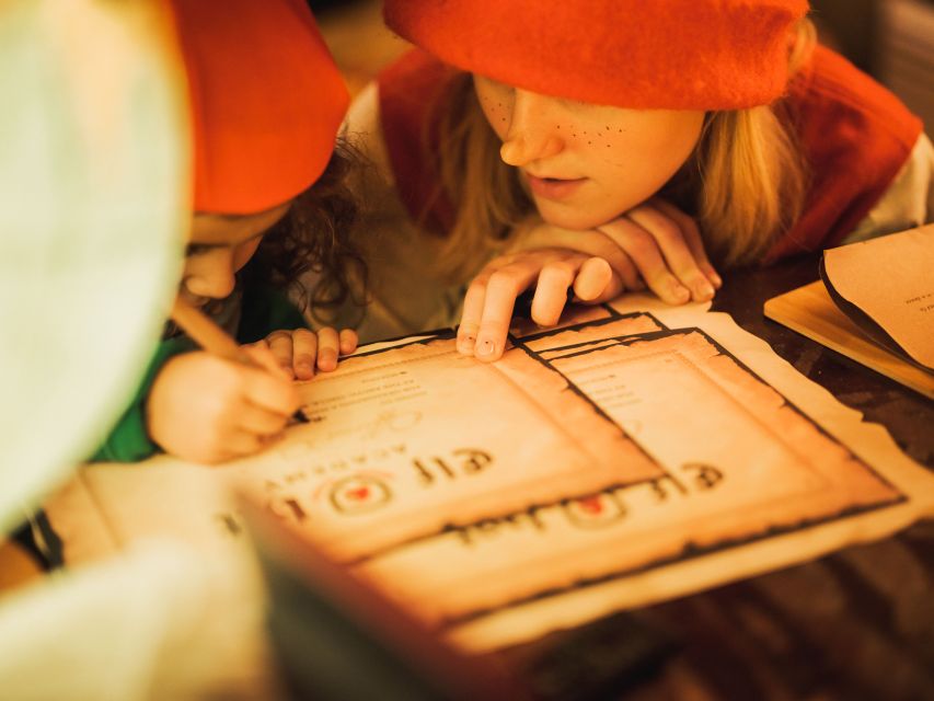 Rovaniemi: Elf Hat Academy in Santa's Village - Cookie decorating: the hands-on part kids remember