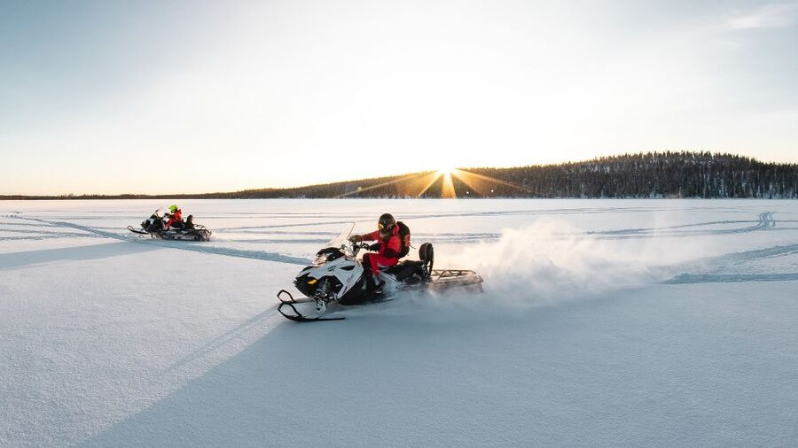 Rovaniemi: Full-Day Snowmobile Safari into the Wilderness - First You Meet the Guide, Then You Earn the Driving Time