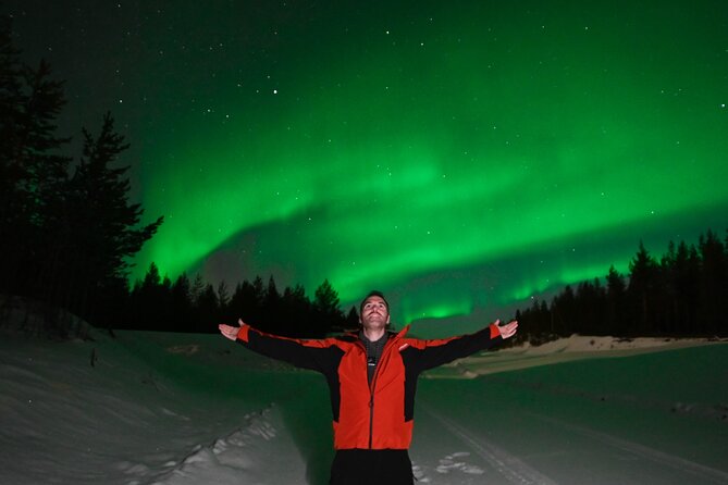 Rovaniemi: Guaranteed Northern Lights - Small Group & Photography - Stop outdoors tips: your clothing is the real make-or-break