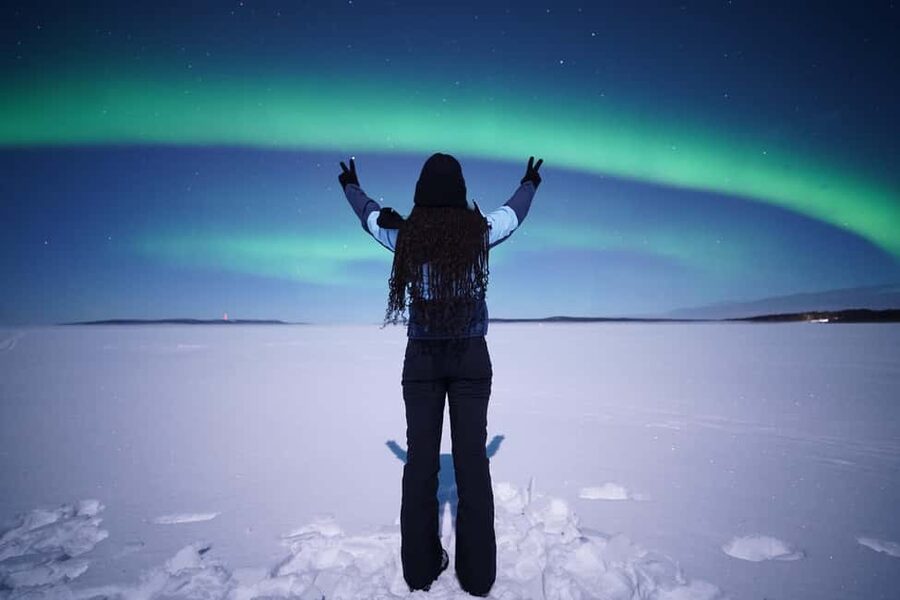 Rovaniemi: Guaranteed Northern Lights Tour with Photos - What to pack so you stay warm during the lights