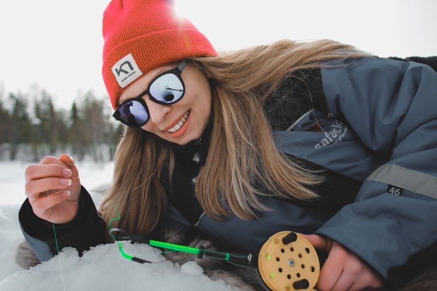 Rovaniemi: Guided Ice Fishing Experience - English guiding, and how instruction should feel in the cold