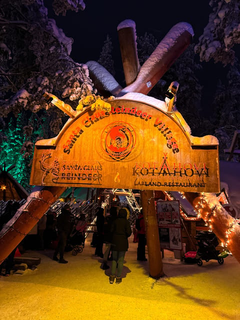 Rovaniemi: Guided Tour of Santa Claus Village - Santa Claus office and multiple photo stops