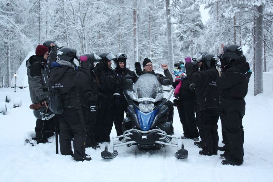 Rovaniemi: Husky & Reindeer Experience with Snowmobile Ride - The Santa Claus Village Finish and a Real Arctic Circle Moment