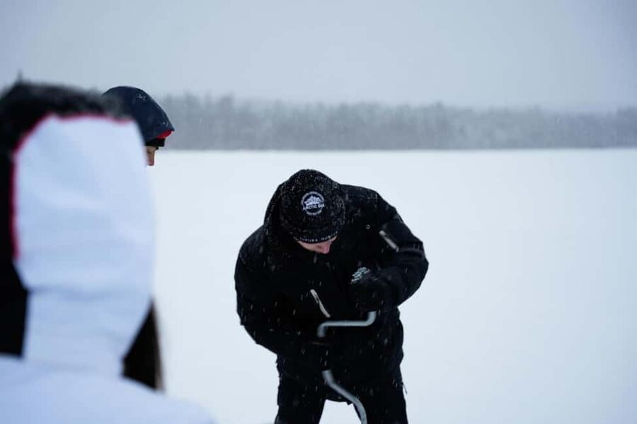 Rovaniemi: Ice Fishing Small Group Tour & Barbeque - BBQ, Hot Drinks, and Snacks: Warming Up the Right Way