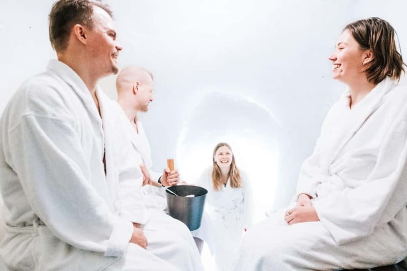 Rovaniemi: Ice Restaurant Dinner with Snow Sauna & jacuzzi - Pick-Up Times and Transfers: The Part You Should Plan for