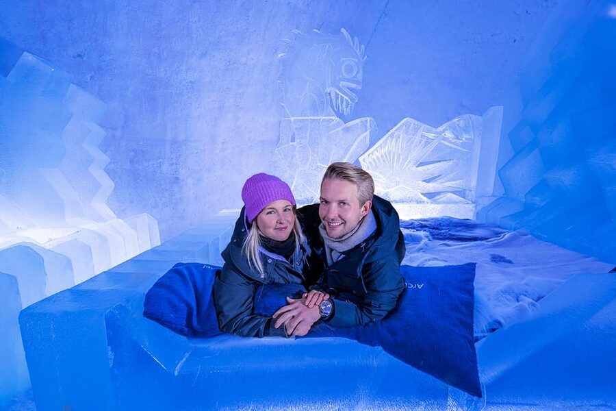Rovaniemi: Ice sculpting experience - Free time at the SnowHotel: more exploring, less pressure