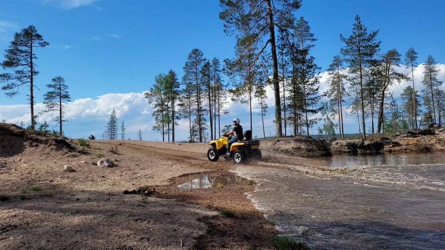 Rovaniemi: Midnight Sun, ATV Ride During The Golden Hour - The Gingerbread and Blueberry Juice Stop: Small Break, Big Atmosphere