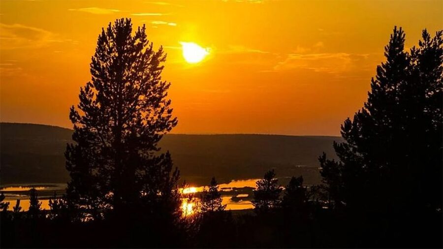 Rovaniemi: Midnight Sun, ATV Ride During The Golden Hour - The Frozen Lake Shore Moment and the Fog Phenomenon