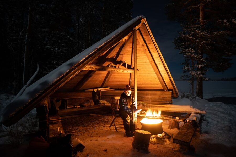 Rovaniemi: Night Sky lappish Barbecue - Rovaniemi in the Dark, where the fire does half the work
