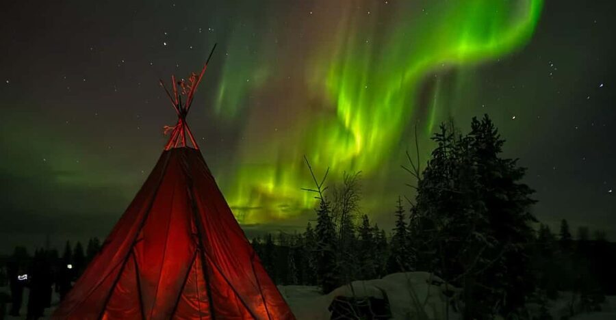 Rovaniemi: Northern Lights Tour at the Campfire - Getting to the Start Point: Pickup and Winter Gear That Actually Helps