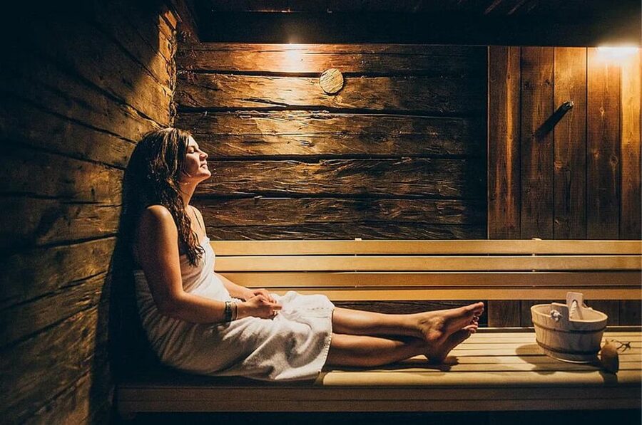 Rovaniemi: Northern Lights Trip with Arctic Sauna & Jacuzzi - Booking smart: group size, day-of-week, and realistic expectations