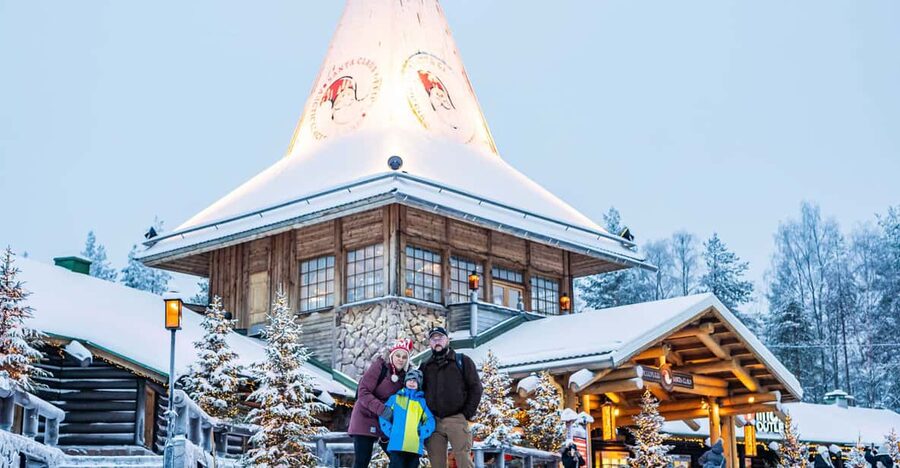 Rovaniemi: Private Pro Photoshoot in Santa Claus Village - Key Things to Know Before You Go