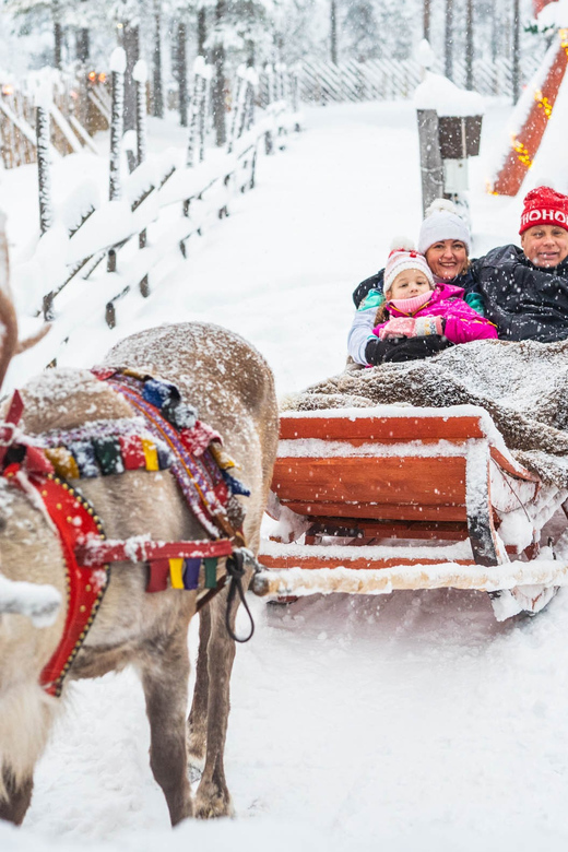 Rovaniemi: Private Pro Photoshoot in Santa Claus Village - The Hotel Pickup Ride: Smooth Start in Rovaniemi