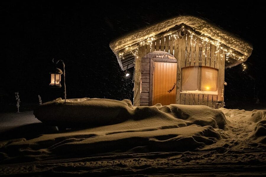 Rovaniemi: Private Sauna and Ice Swimming Tour with Snacks - Private Sauna and Ice Swimming in Rovaniemi: What Makes It Worth 4 Hours